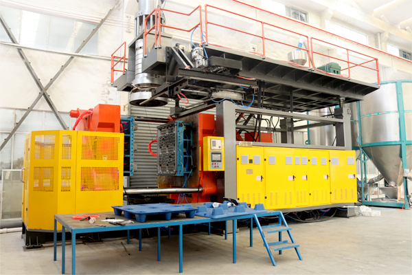 為什么要選擇吹塑托盤生產(chǎn)廠家？