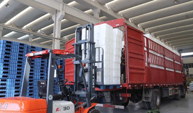 打鐵必須自身硬，質量好的塑料托盤有什么要求？