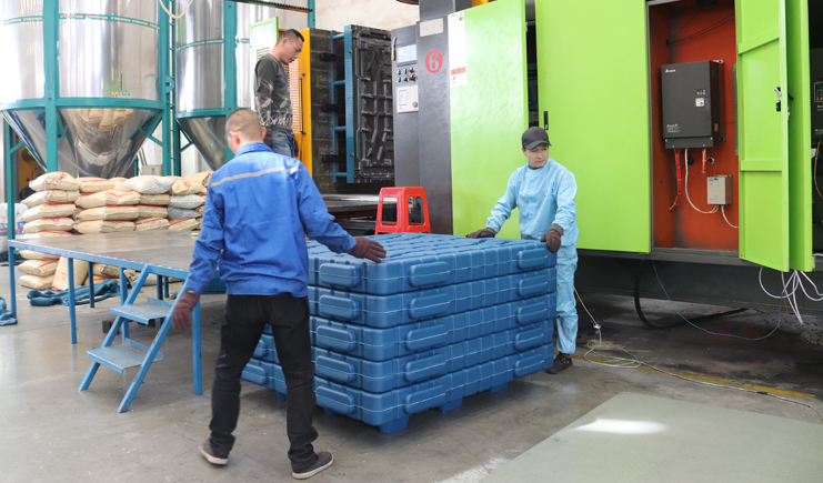 還在發(fā)愁托盤(pán)承重不夠？吹塑托盤(pán)廠家為您解憂