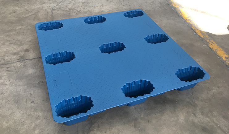 是吹塑托盤提不動刀了嗎？還是小哥你太飄了？