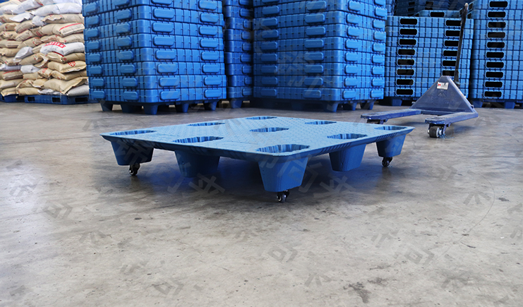 大開腦洞！給九腳吹塑托盤加輪子，想不到吧！