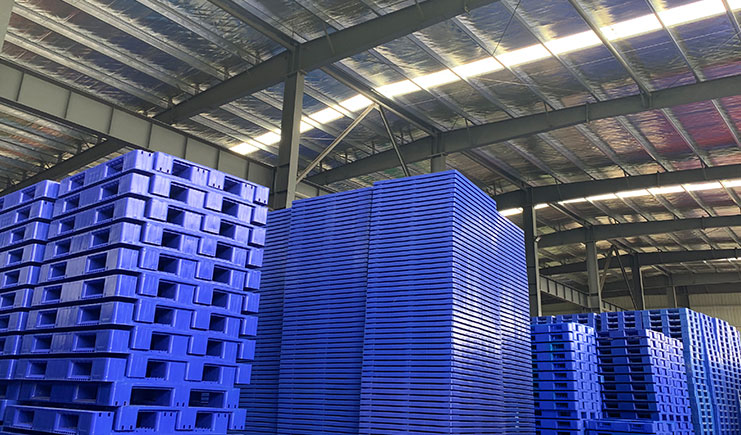 倉庫托盤有什么優(yōu)勢？塑料托盤廠家來講解